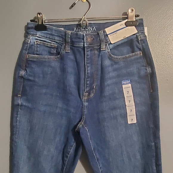 NWT Arizona Jean Jeggings Hi Rise Slimmest Fit Super Stretchy Size 7 - Picture 2 of 7